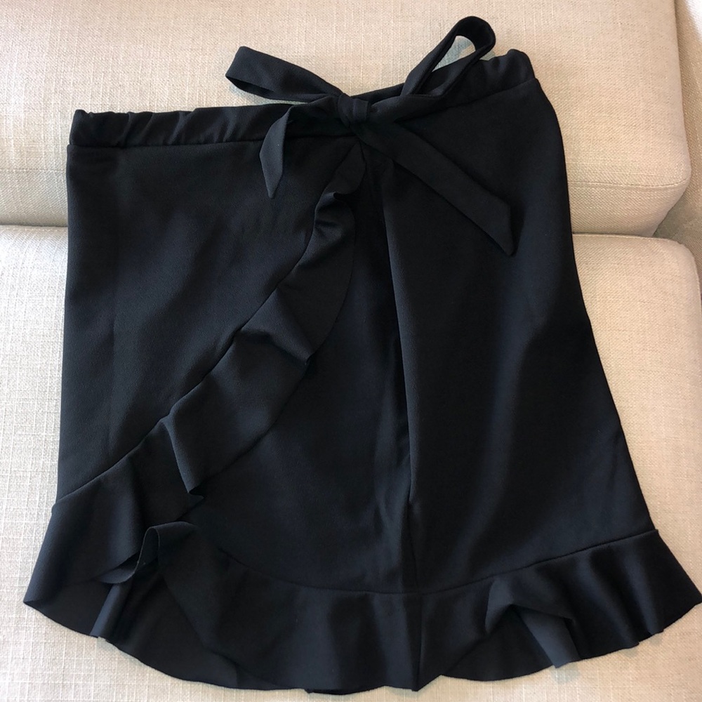 NWT BOOHOO PLUS CREPE RUFFLE WRAP MINI SKIRT